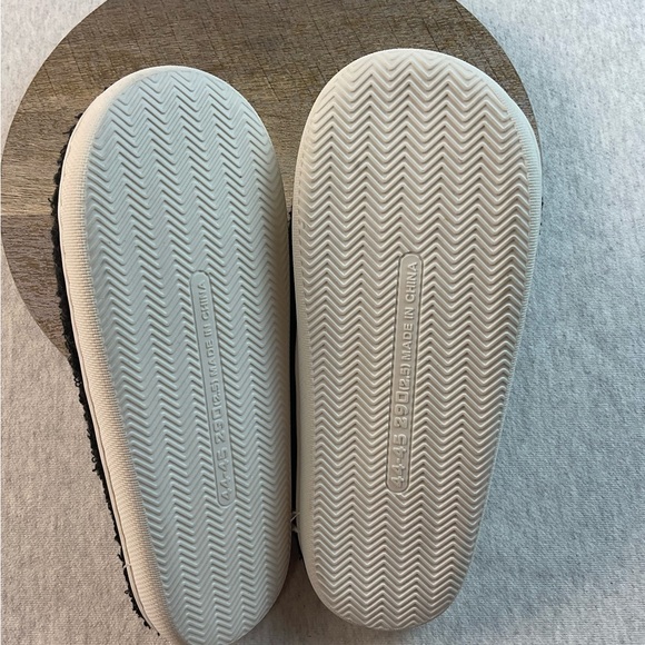 HALLOWEEN PUMPKIN WOMEN’S SLIPPERS WARM ROUND TOE BLACK AND ORANGE - Picture 4 of 7